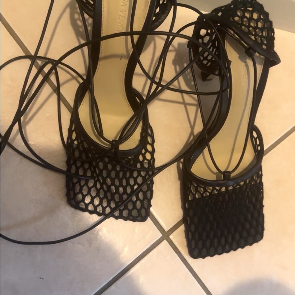 Elegant Black Mesh Women's Shoes